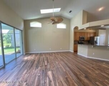 1008 Wimbledon Drive - Photo Thumbnail 12