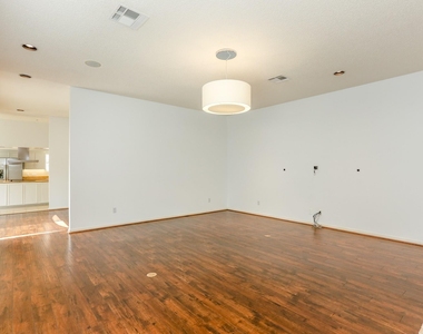 13102 Wickersham Lane - Photo Thumbnail 7
