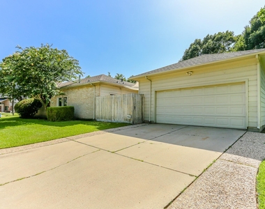 13102 Wickersham Lane - Photo Thumbnail 2
