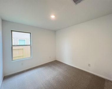 18547 Cepagatti Drive - Photo Thumbnail 4