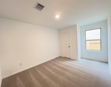 18547 Cepagatti Drive - Photo Thumbnail 10