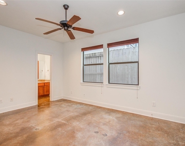 2414 Charleston Street - Photo Thumbnail 5