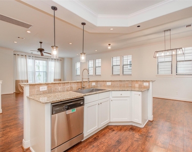 2414 Charleston Street - Photo Thumbnail 10