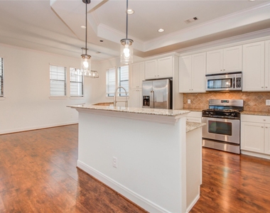 2414 Charleston Street - Photo Thumbnail 12