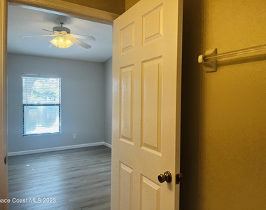 4595 Radiant Way - Photo Thumbnail 12