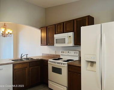 4595 Radiant Way - Photo Thumbnail 4