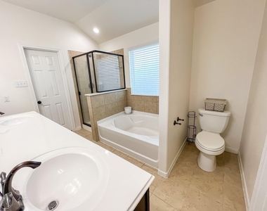 13106 Lucy Grove Lane - Photo Thumbnail 21