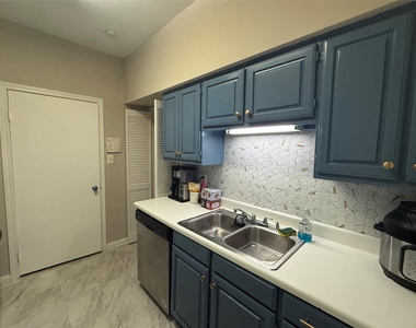 2475 Underwood Street - Photo Thumbnail 6