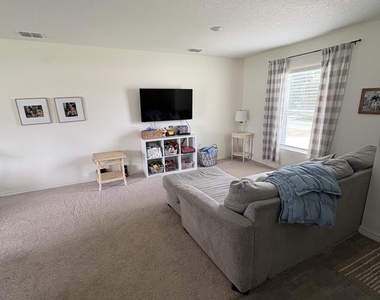 1207 Waffle Street Se - Photo Thumbnail 3