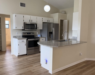 1460 Heartwellville Street Nw - Photo Thumbnail 4