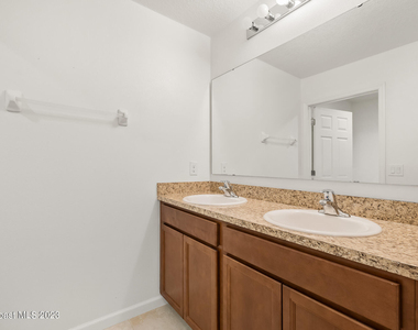 4637 Amaca Bay Lane - Photo Thumbnail 27