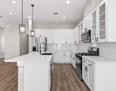 412 Stonework Landing Lane - Photo Thumbnail 9