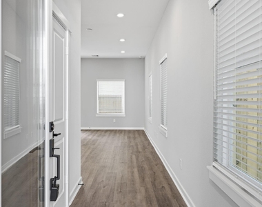 412 Stonework Landing Lane - Photo Thumbnail 12