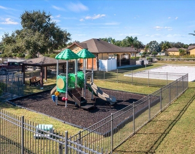 4570 Radiant Way - Photo Thumbnail 11