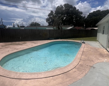 511 Palm Avenue - Photo Thumbnail 24
