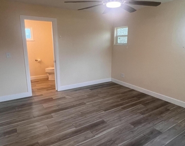 511 Palm Avenue - Photo Thumbnail 21