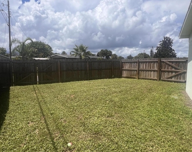 511 Palm Avenue - Photo Thumbnail 8