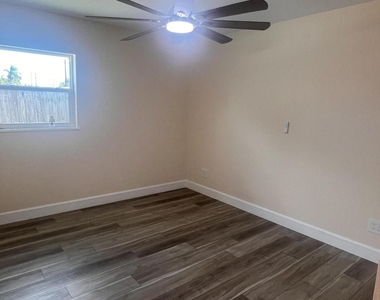 511 Palm Avenue - Photo Thumbnail 14