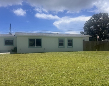 511 Palm Avenue - Photo Thumbnail 1