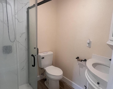 511 Palm Avenue - Photo Thumbnail 17