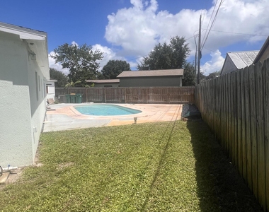 511 Palm Avenue - Photo Thumbnail 7