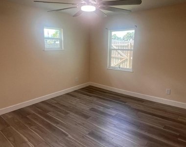 511 Palm Avenue - Photo Thumbnail 22