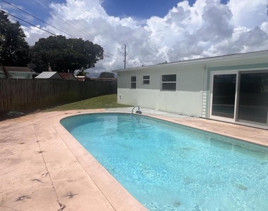 511 Palm Avenue - Photo Thumbnail 23