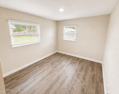 103 Lagrange Avenue - Photo Thumbnail 14
