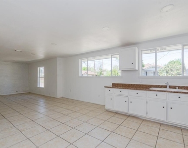 312 N Gaillard Street - Photo Thumbnail 8