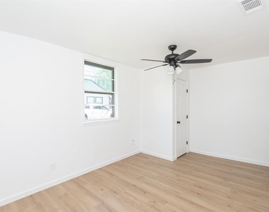312 N Gaillard Street - Photo Thumbnail 13