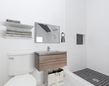 312 N Gaillard Street - Photo Thumbnail 10
