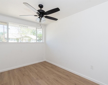 312 N Gaillard Street - Photo Thumbnail 11