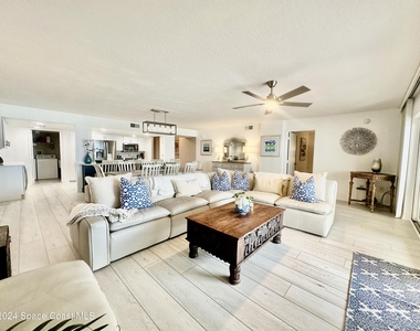 6770 Ridgewood Avenue - Photo Thumbnail 12