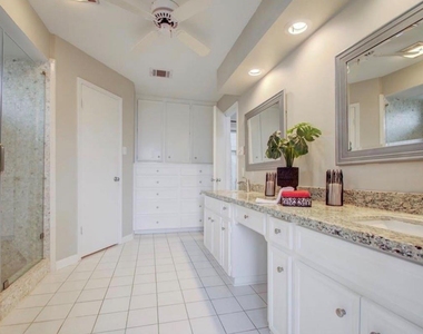 13914 Swiss Hill Drive - Photo Thumbnail 11