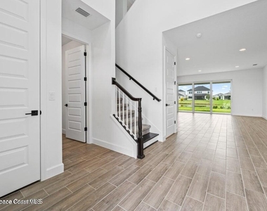 2737 Kamin Drive - Photo Thumbnail 3