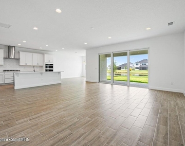 2737 Kamin Drive - Photo Thumbnail 18