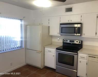 110 Desoto Parkway - Photo Thumbnail 4
