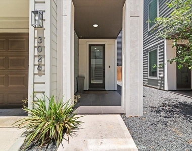 3026 Live Oak Street - Photo Thumbnail 5
