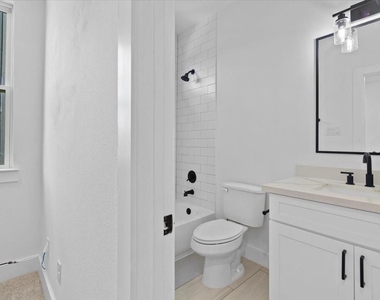 3026 Live Oak Street - Photo Thumbnail 20