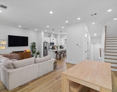 3026 Live Oak Street - Photo Thumbnail 1