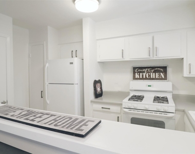614 Kipling St Street - Photo Thumbnail 6