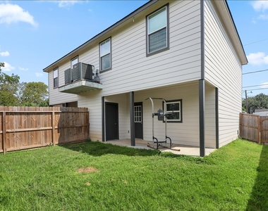 4106 White Street - Photo Thumbnail 11