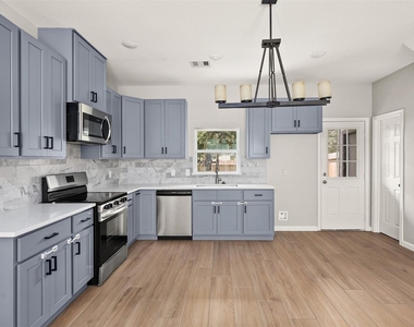 4106 White Street - Photo Thumbnail 1