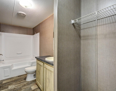 2245 Ben Boulevard - Photo Thumbnail 10