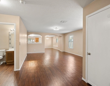 9106 Laguna Rio - Photo Thumbnail 7