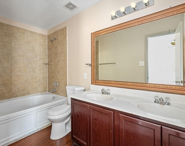 9106 Laguna Rio - Photo Thumbnail 4