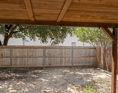 9106 Laguna Rio - Photo Thumbnail 6