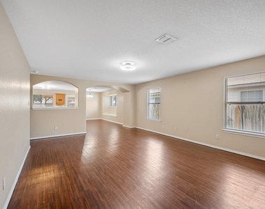 9106 Laguna Rio - Photo Thumbnail 11