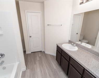 5406 Rio Ramos Street - Photo Thumbnail 7