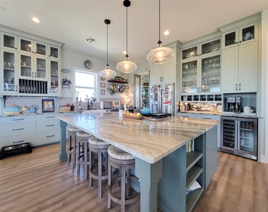 1001 Bamar Lane - Photo Thumbnail 15